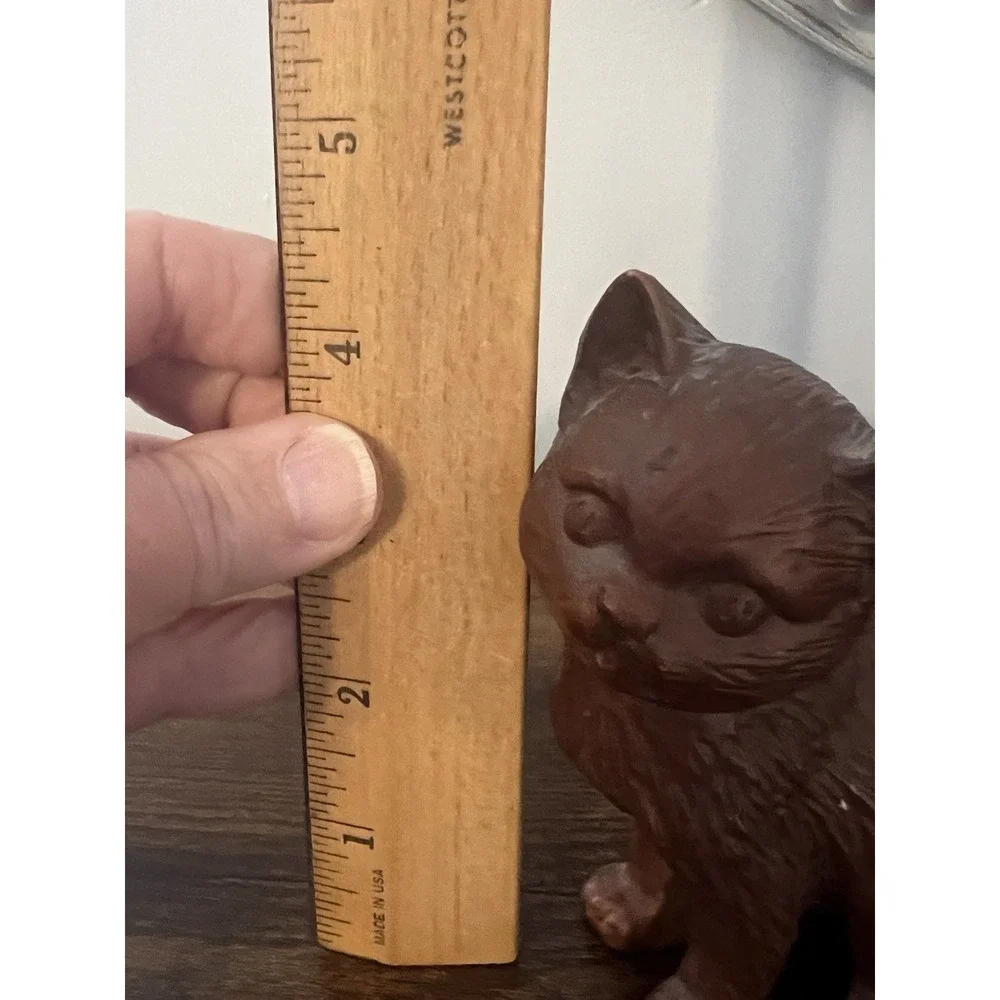 Vintage Red Mill Sitting Cat Figurine Pecan Shell Resin 1989 USA